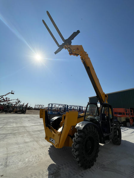 2023 JCB 510-56