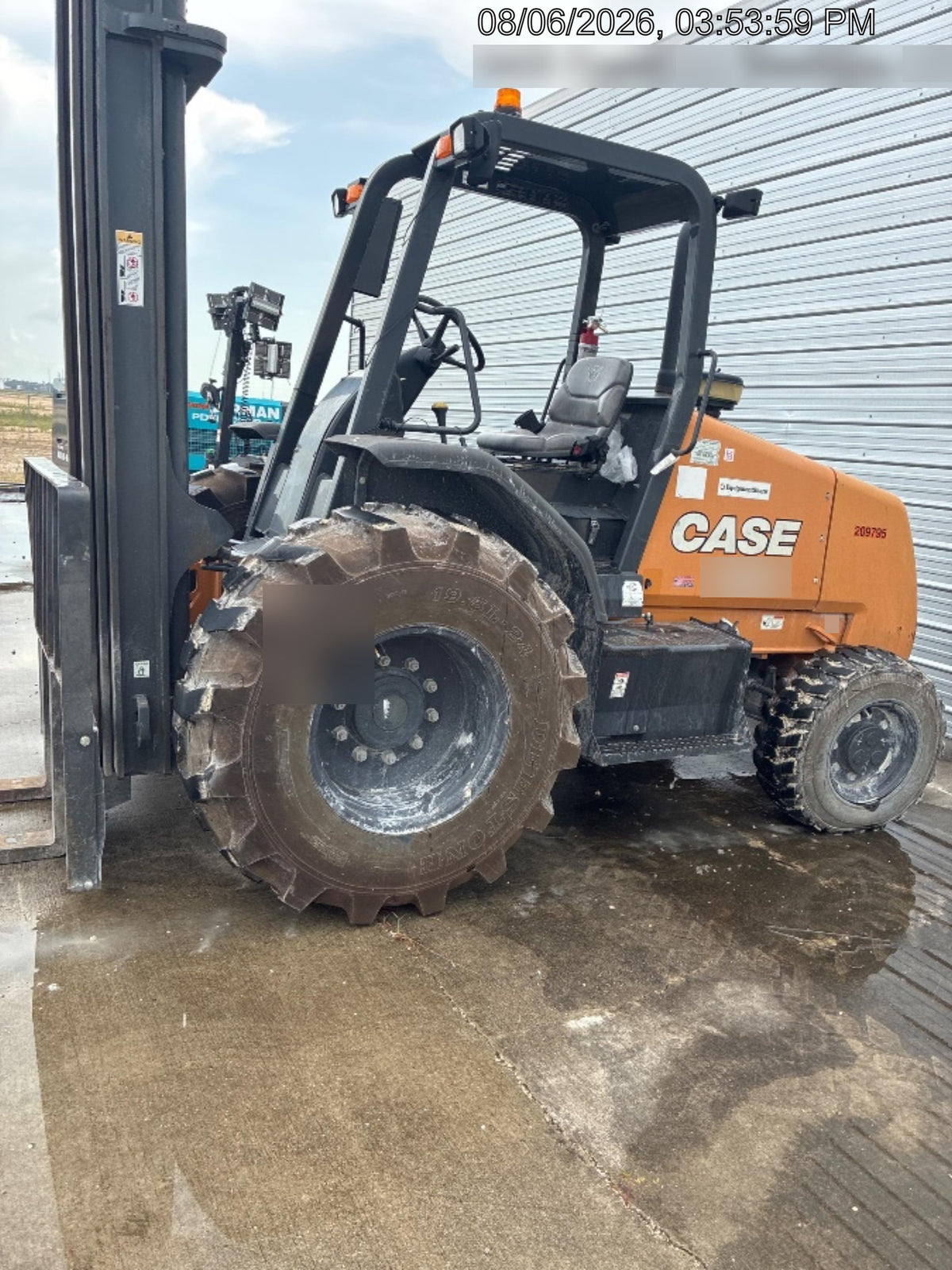 2022 CASE 588H