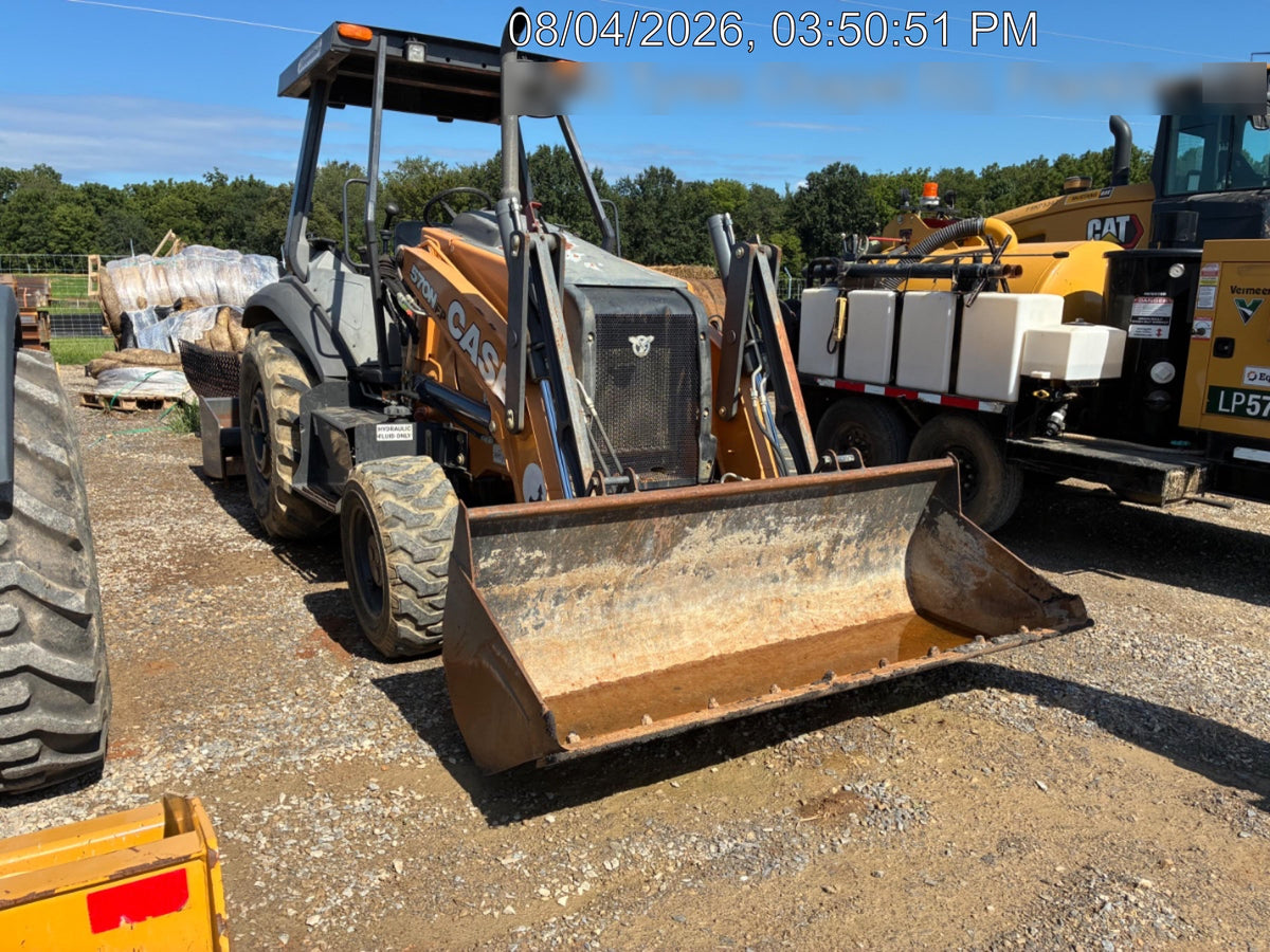 2019 Case 570N EP Canopy, 4WD, GP Front Bucket, Dual Tilt Cylinder, 84" Box Blade w/ Scarifier, Wheel Weights, Beacon