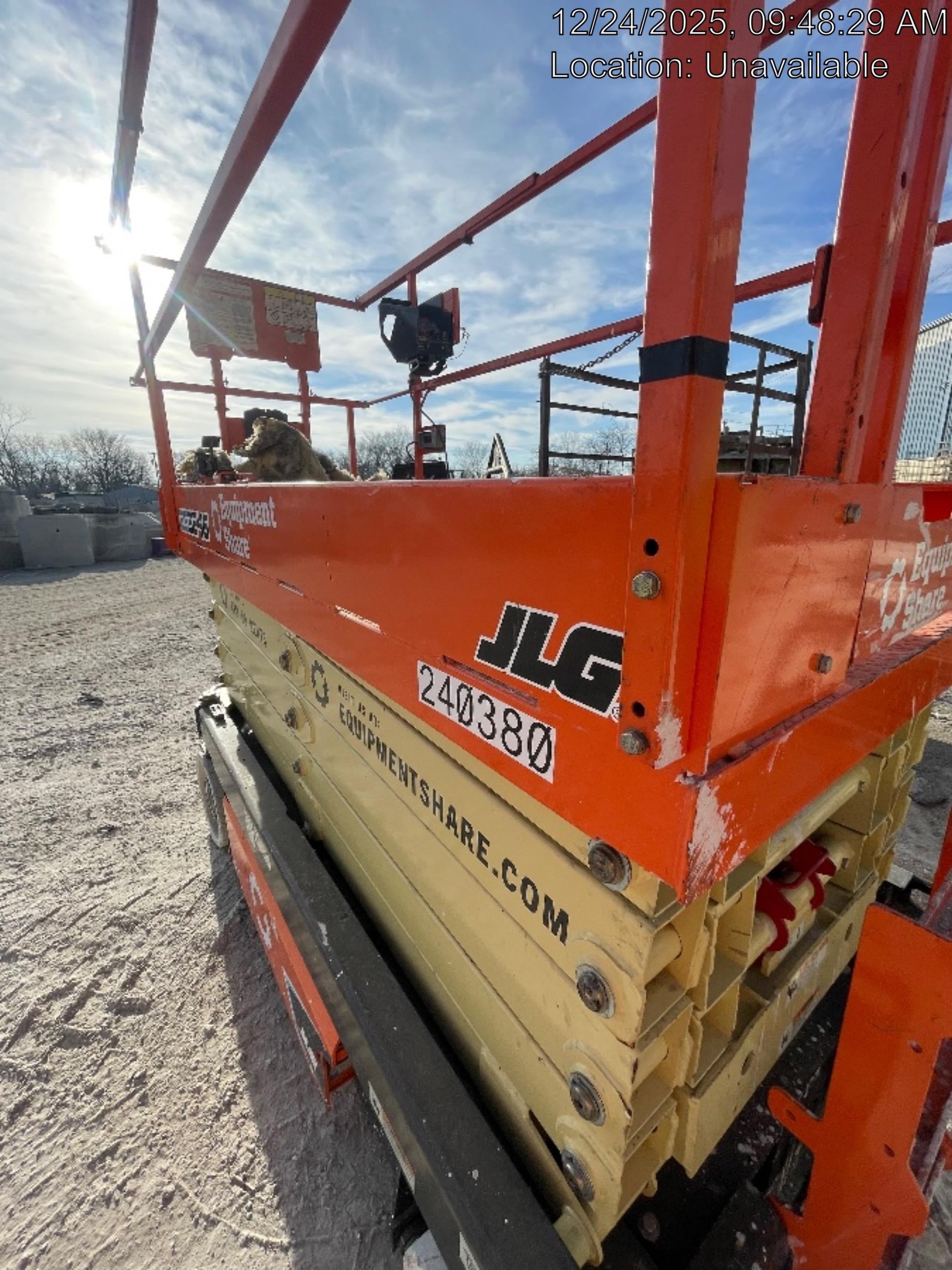 2022 JLG ES3246