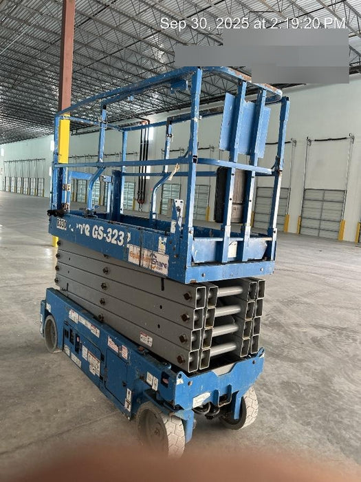 2018 Genie GS-3232 Genie GS3232 Lift w/Folding Rails and Swing Gate
