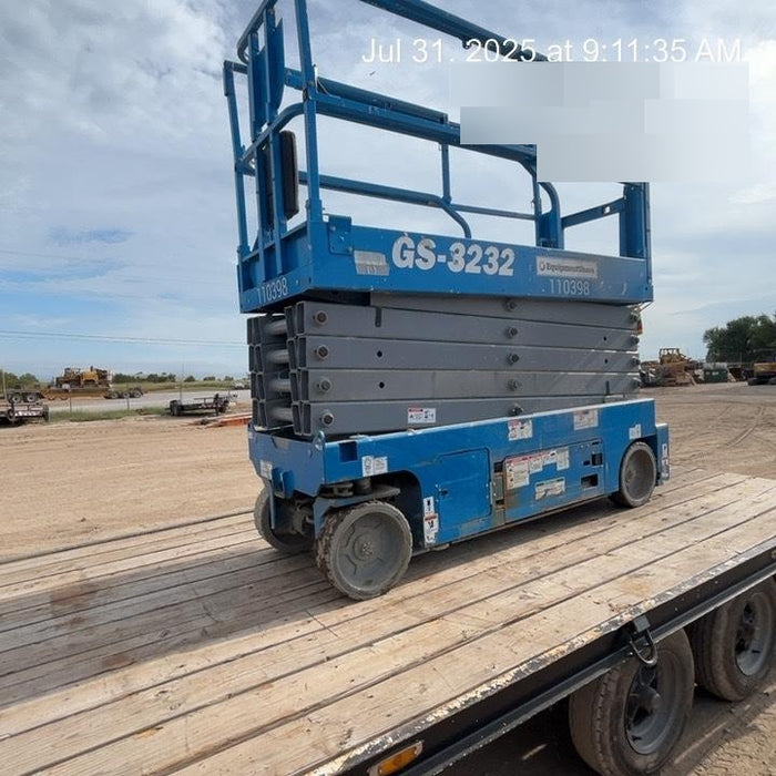 2020 Genie GS-3232 Standard, Folding half height swing gate, 800W Inverter