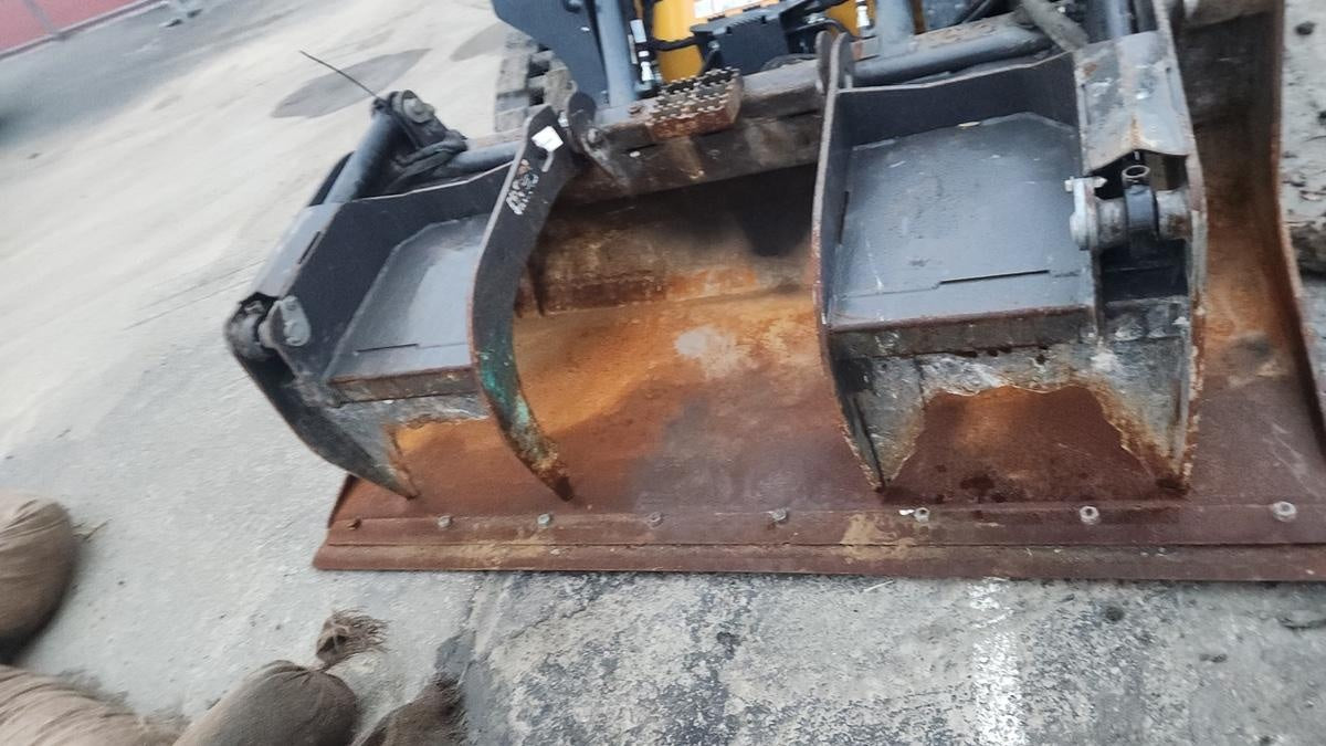2019 PALADIN 76" Scrap Grapple Bucket - Paladin