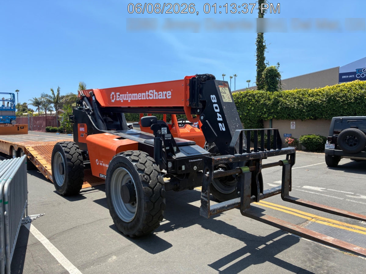 2023 SKYTRAK 8042