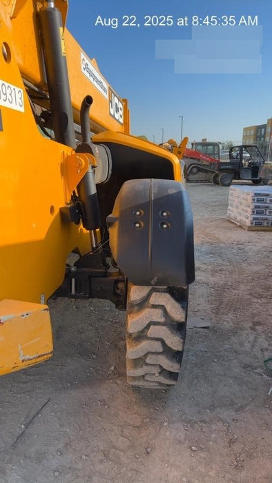 2020 JCB 510-56 Cab/Heat/Air, 74 HP, Solid Tires, STD Worklight, Beacon, Aux Hydraulics, Lifting Eye, Back up Alarm w/66" Carriage/60" Forks