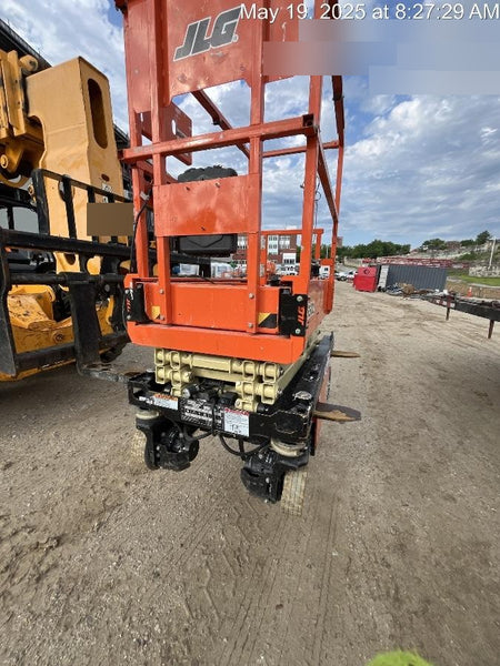 2022 JLG ES1330L