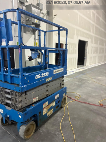2020 Genie GS-1930 Solid Non Marking Tires, Beacon, Folding rails with half height swing gate, 800W Inverter