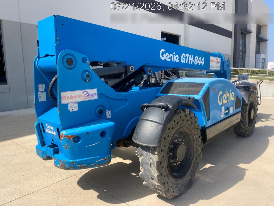 2017 GENIE GTH-844