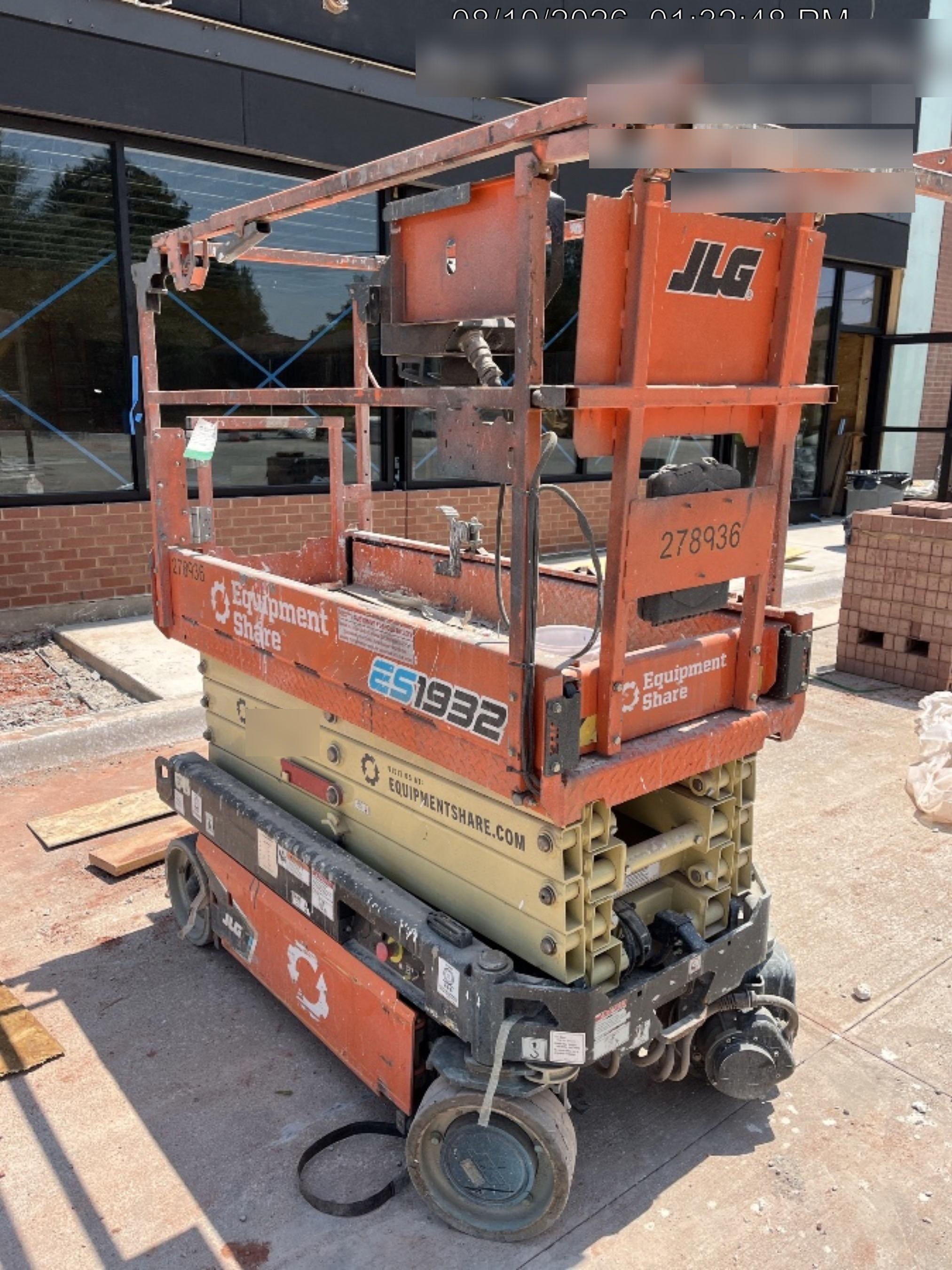 2022 JLG ES1932