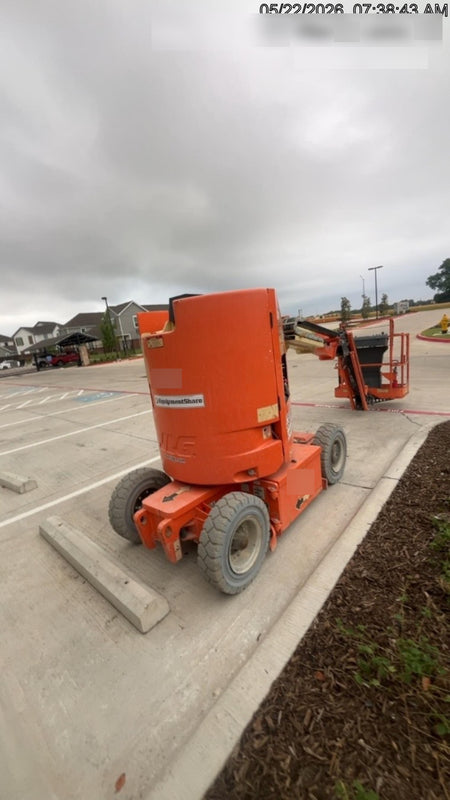2019 JLG E300AJP