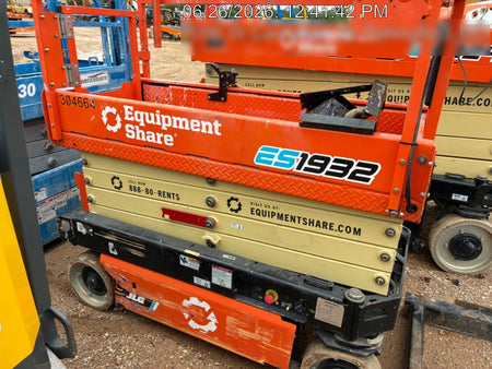 2023 JLG ES1932