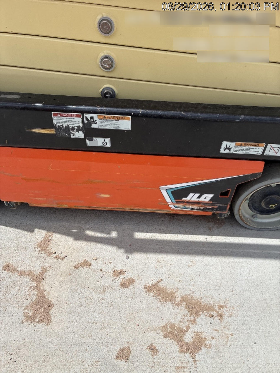 2021 JLG ES1932