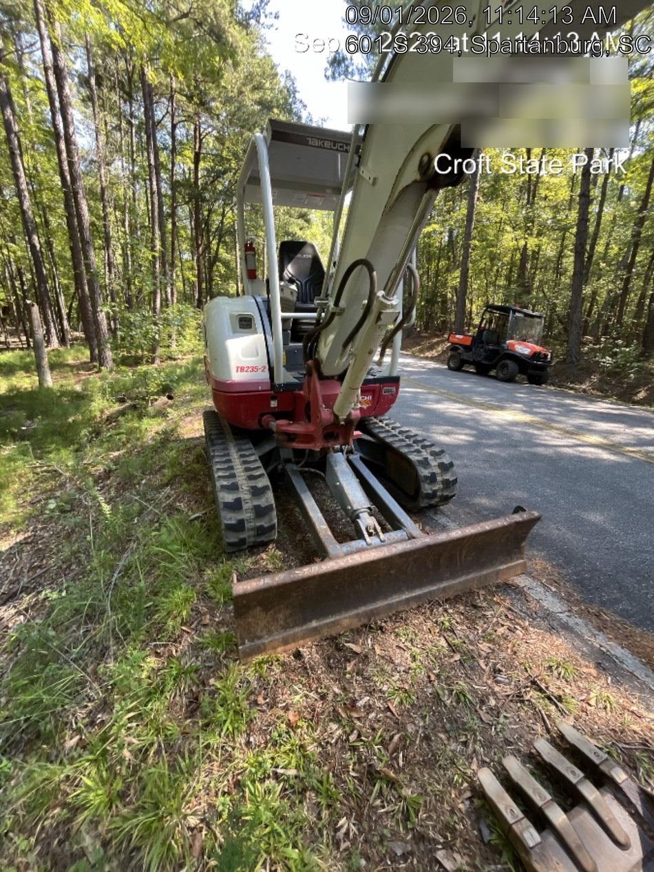 2022 TAKEUCHI TB235-2R