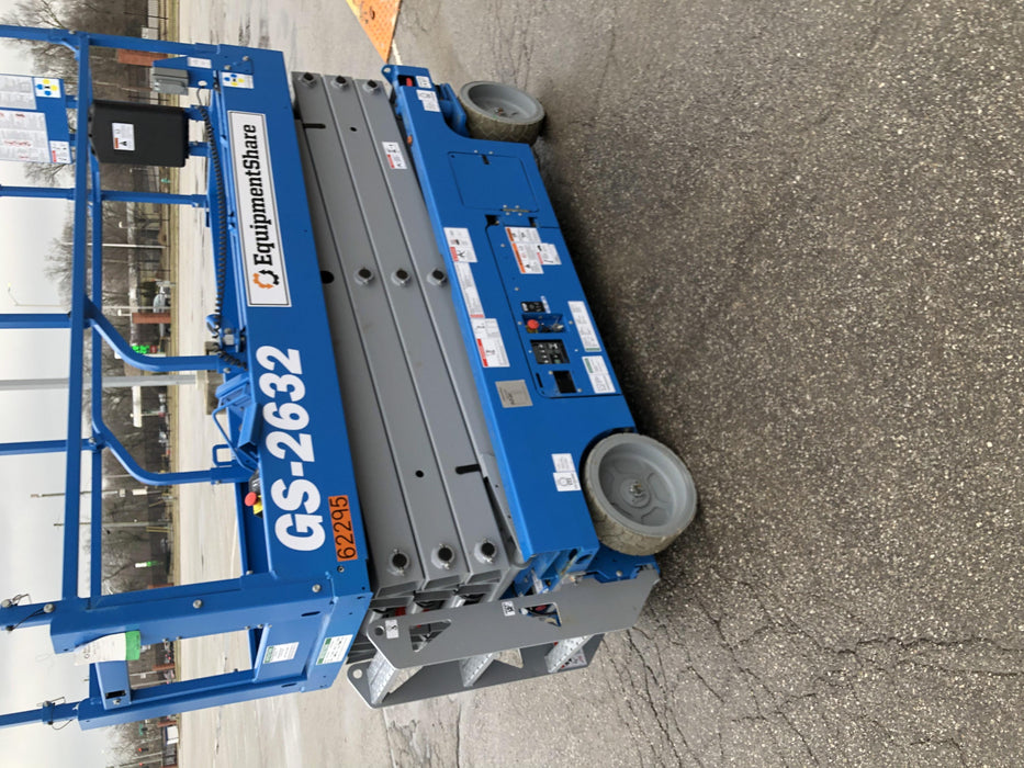 2020 Genie GS-2632 Solid Non Marking Tires, Folding Rails with half-height swing gate , Beacon