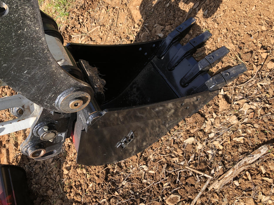 2019 Takeuchi TB260 Canopy, Standard Blade, Auxiliary hydraulics Manual QC, Hydraulic thumb, 12" ,18", 24" Bucket