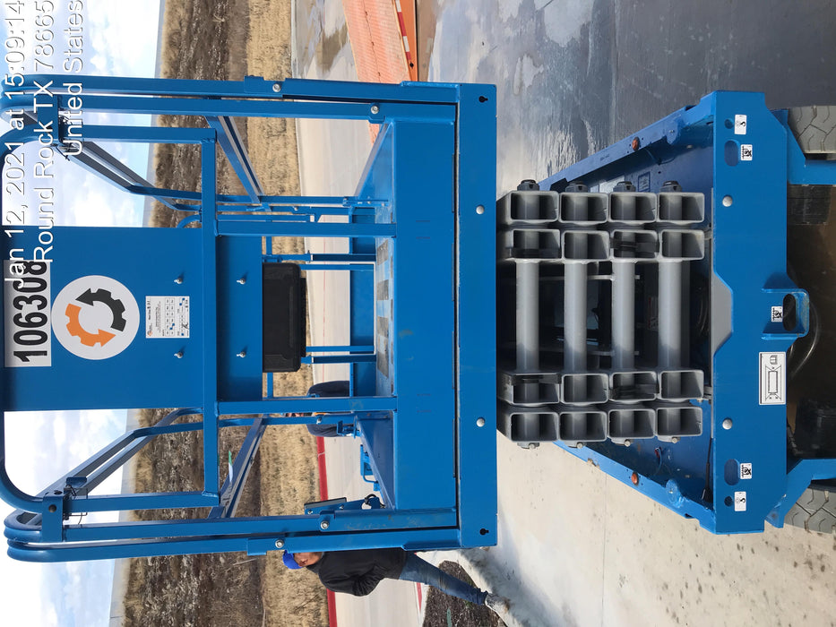 2020 Genie GS-3246 Standard, Folding full height swing gate