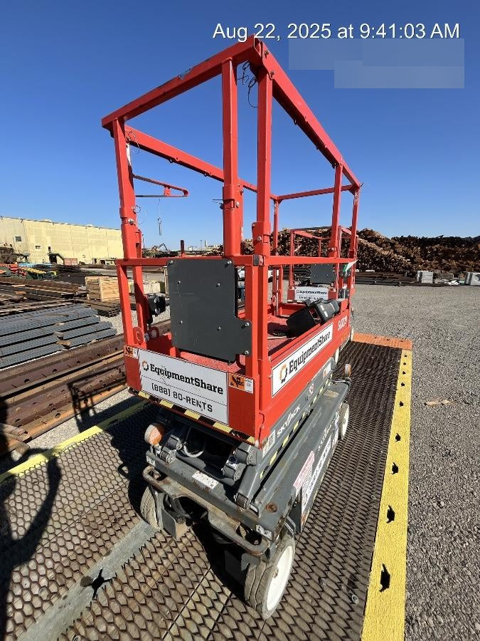 2020 Skyjack SJIII-3219 Solid NM Tires, Half height spring hinged entry gate, Dual Beacons, 800W Inverter