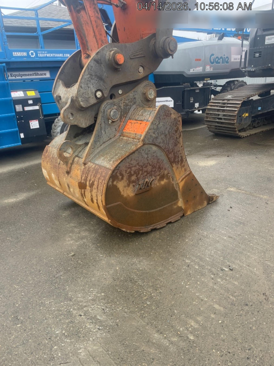 2025 HITACHI 54" Bucket - Hitachi