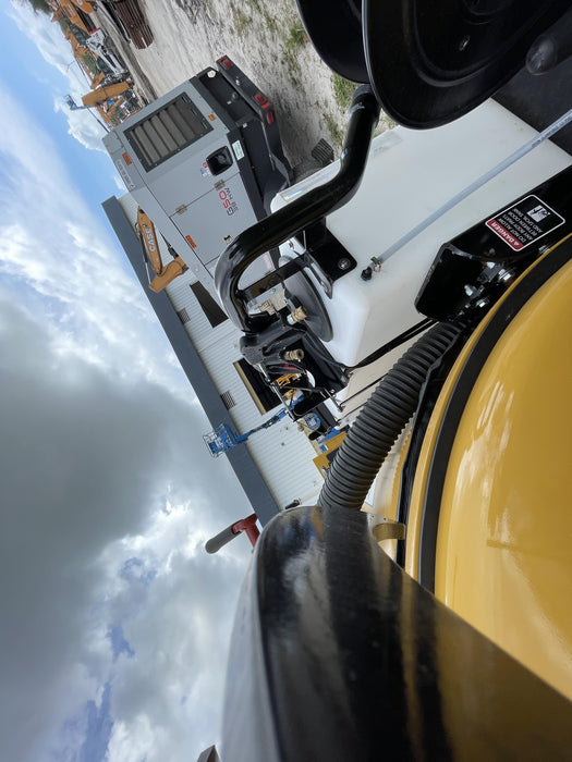 2022 Vac-Tron LP573XDT T4 Koehler Diesel Engine, 500 Gallon Debris Tank, x2 100 Gallon Water Tanks