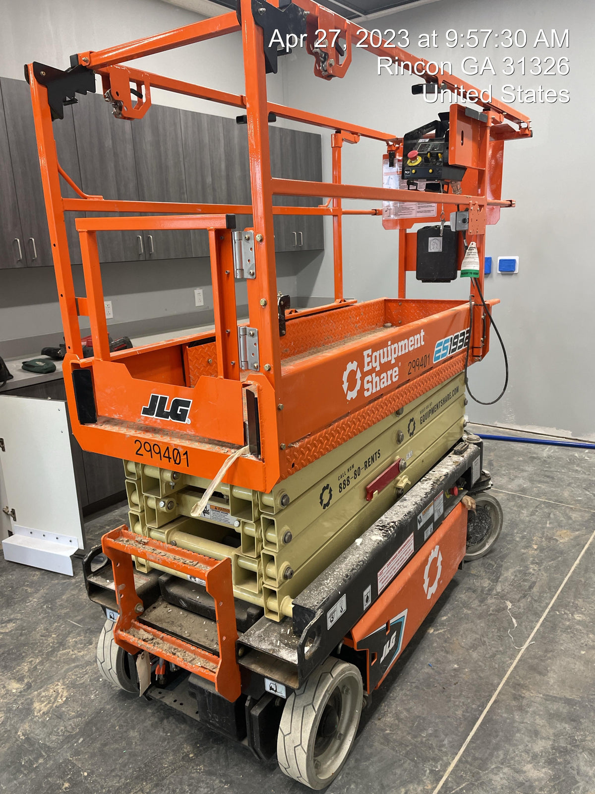 2023 JLG ES1932
