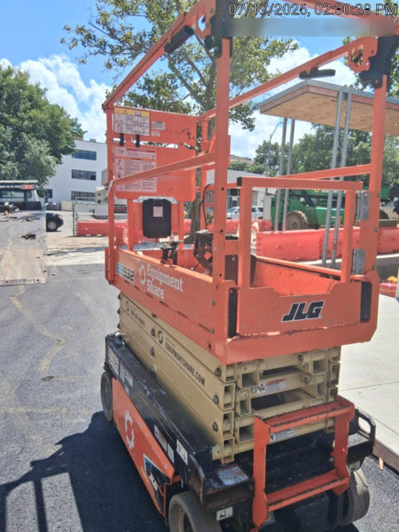 2023 JLG ES1932