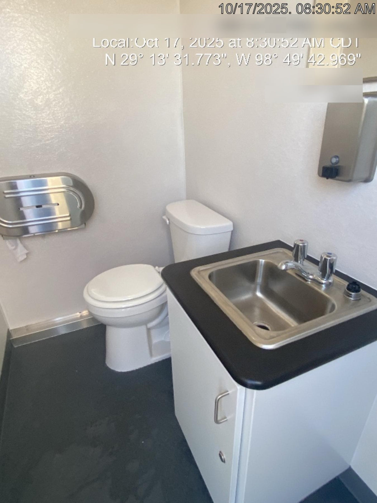 2025 NATIONAL RESTROOM TRAILERS NRT4MDS