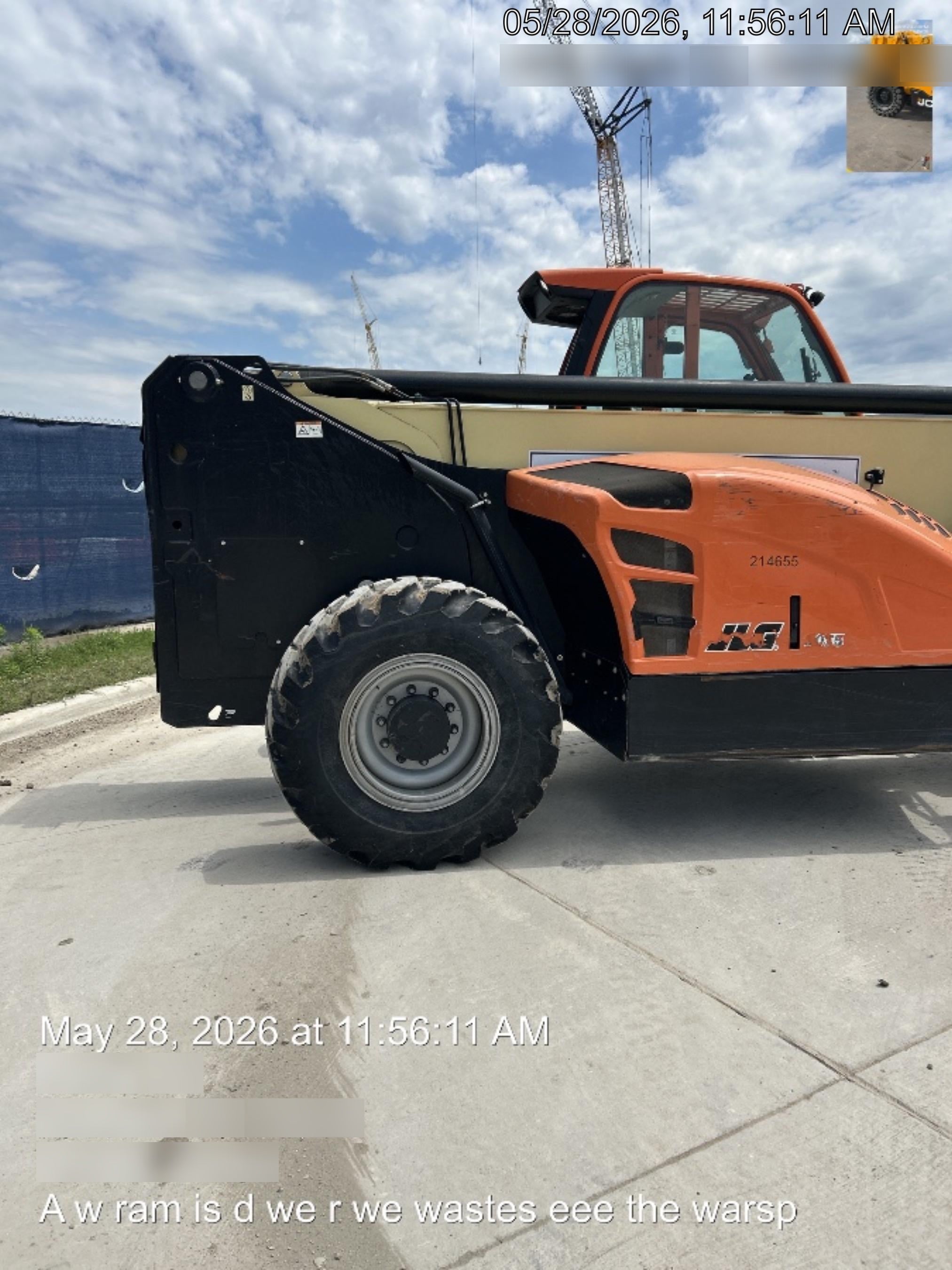 2022 JLG 1075