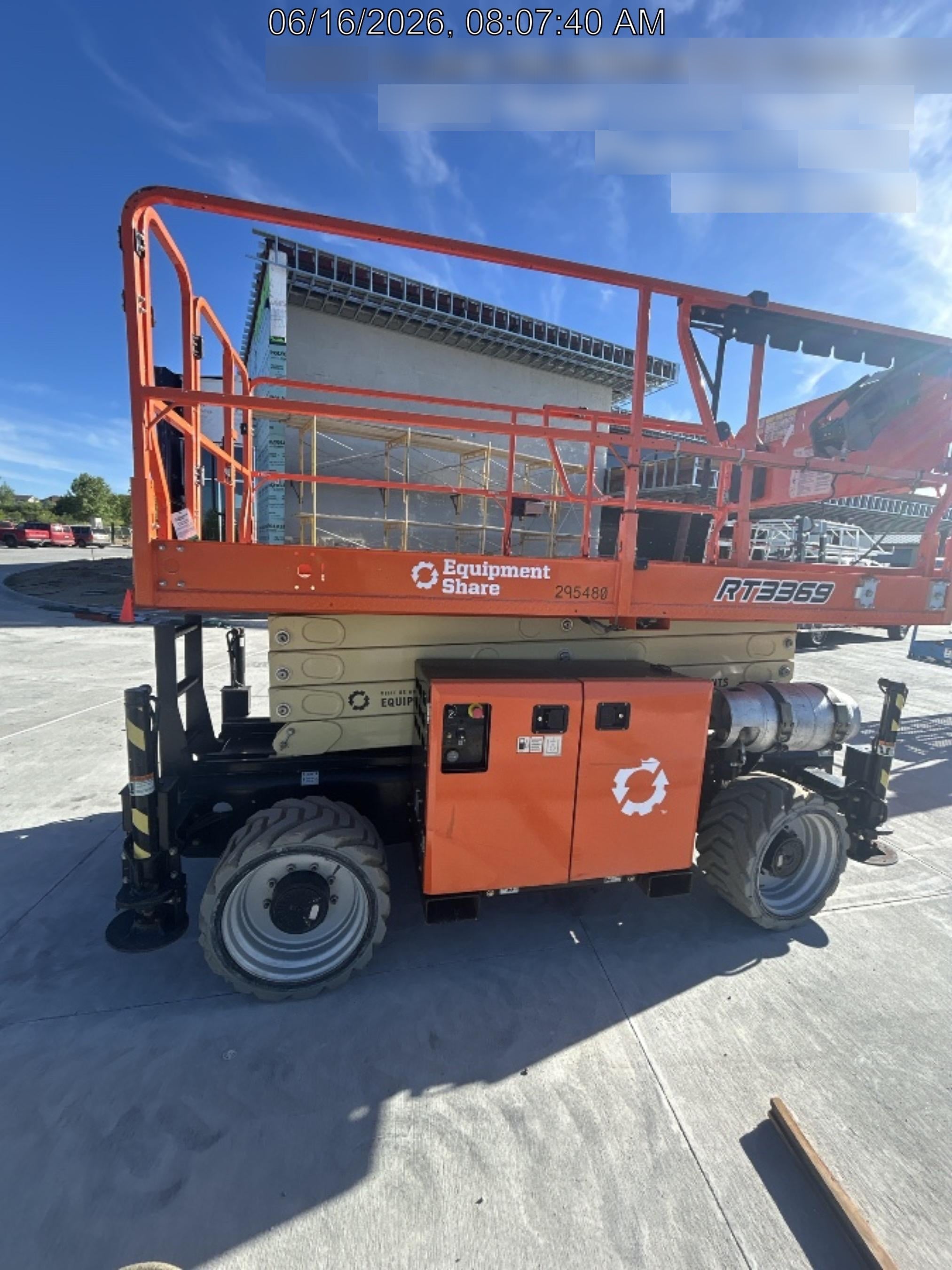 2023 JLG RT3369