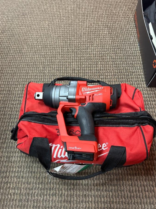 2023 MILWAUKEE 2867-22