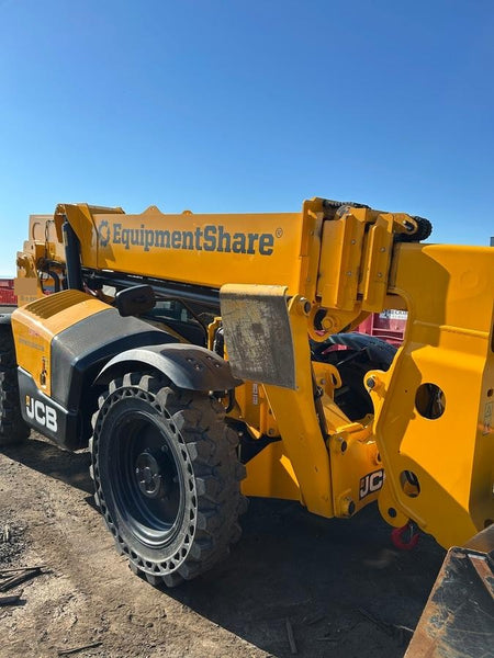 2023 JLG 1001100822