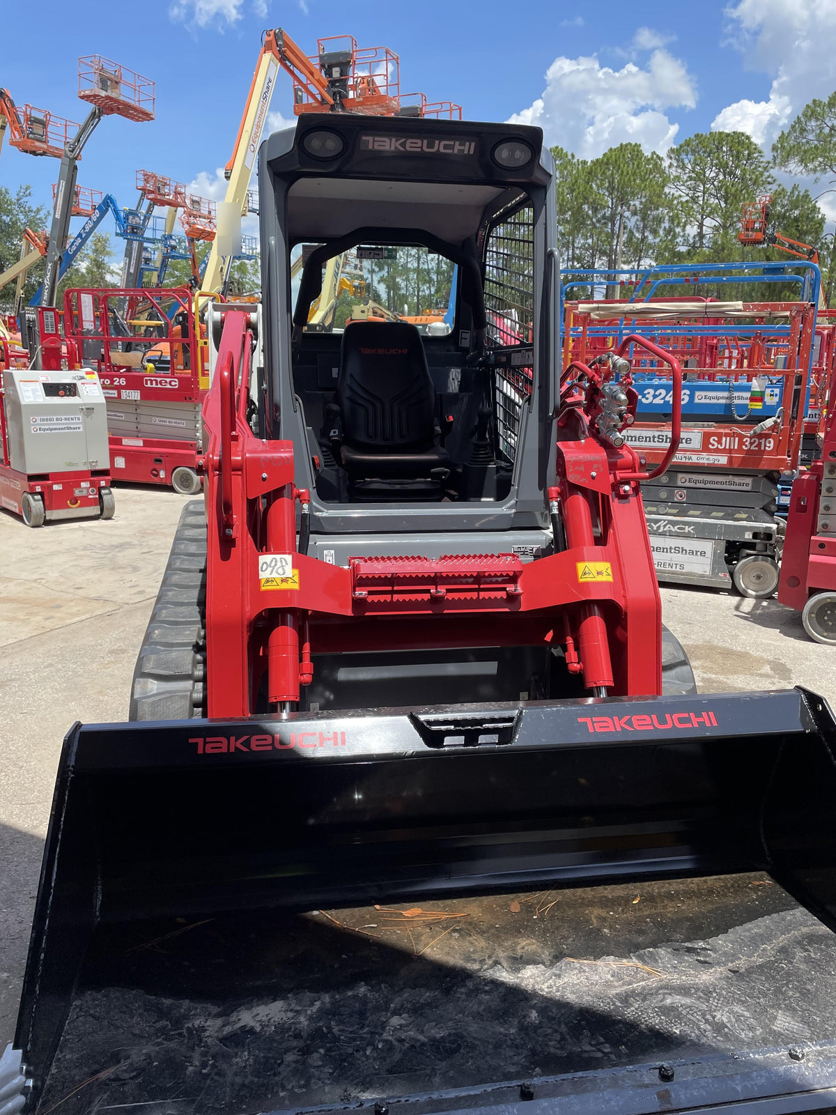 2022 TAKEUCHI TL12R2-R