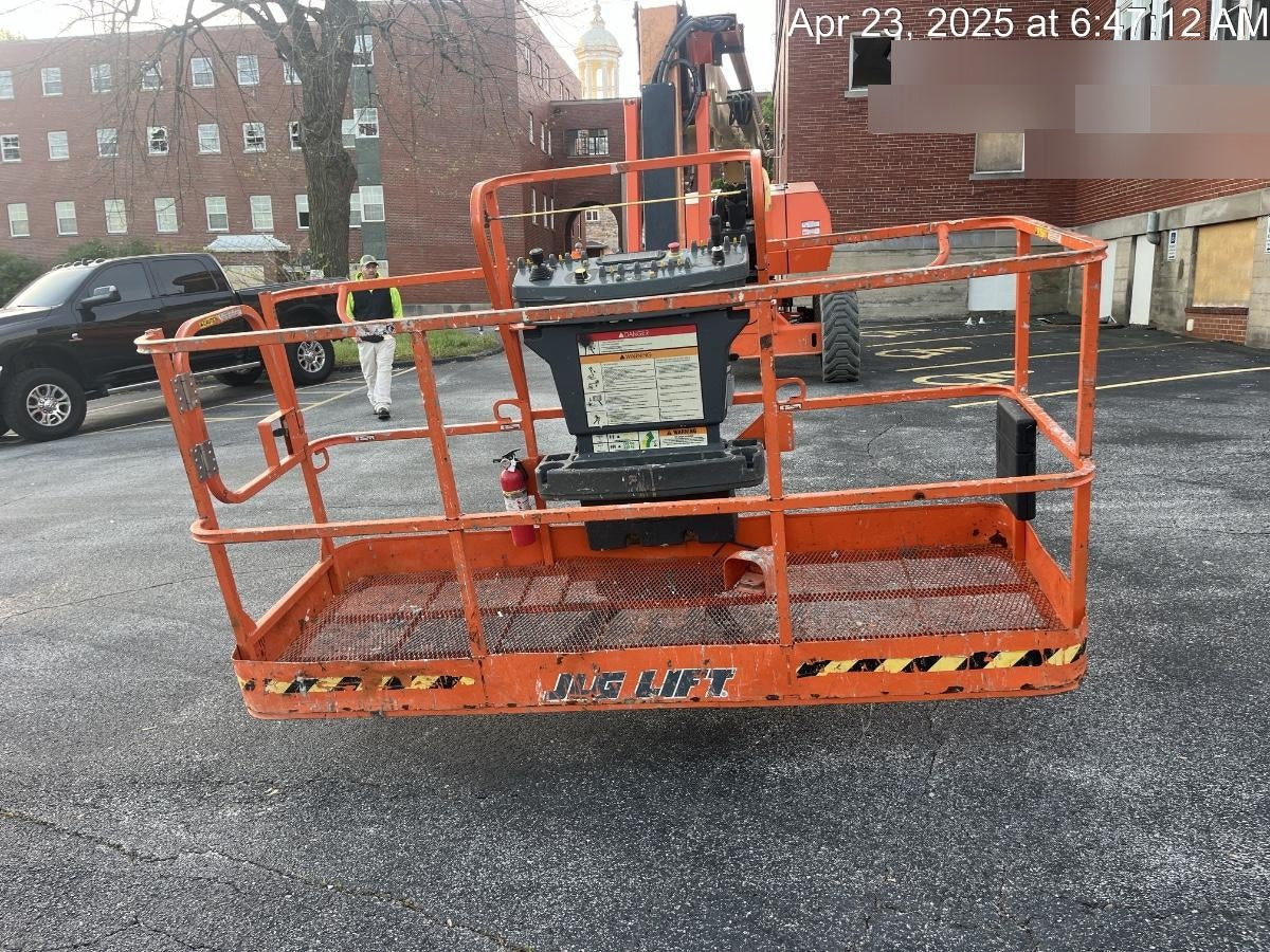 2022 JLG 860SJ