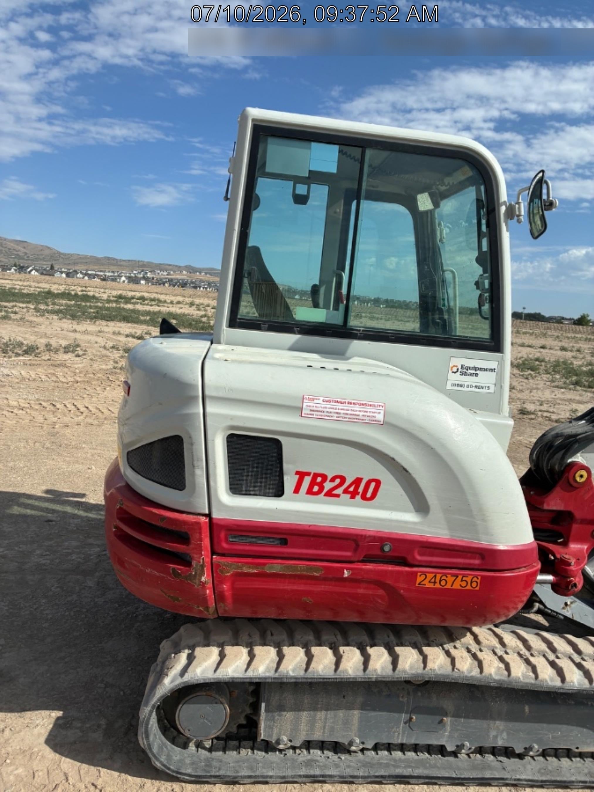 2021 TAKEUCHI TB240-CR