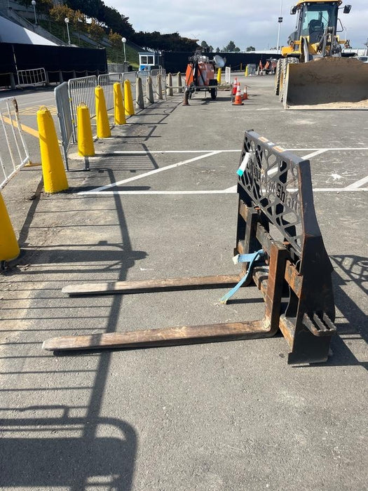 2019 PALADIN 48" Pallet Forks - Paladin