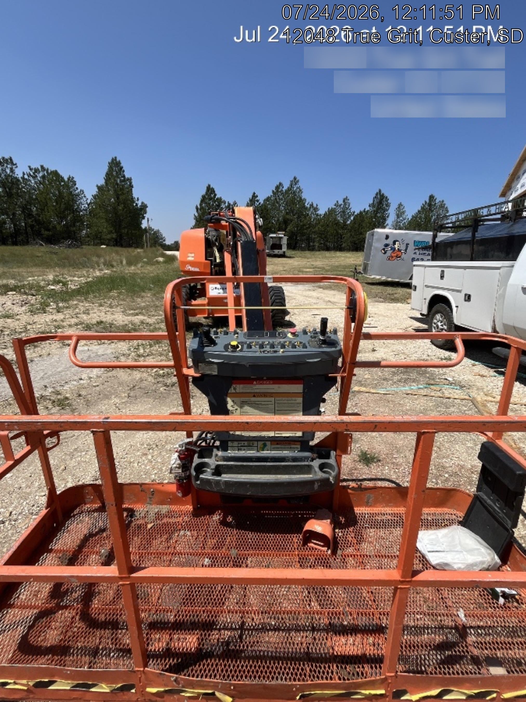 2022 JLG 660SJ