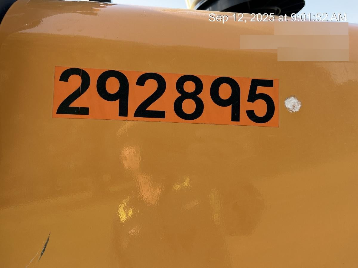 2023 CASE 588H