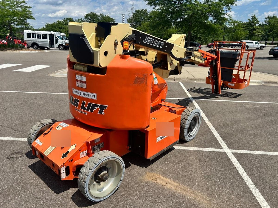 2019 JLG E400AJPN