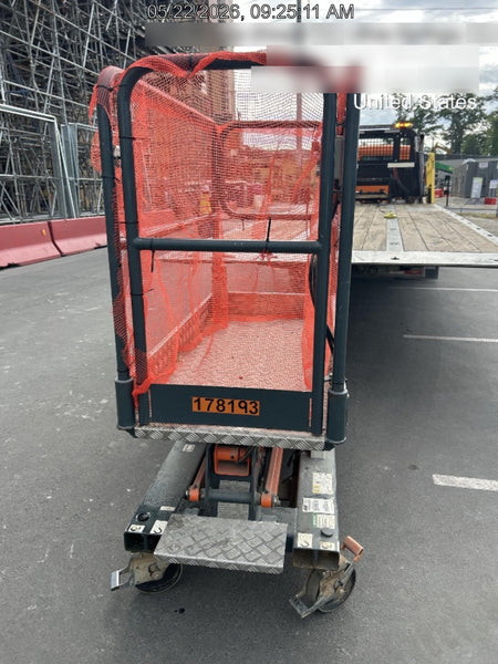 2021 JLG 1030P