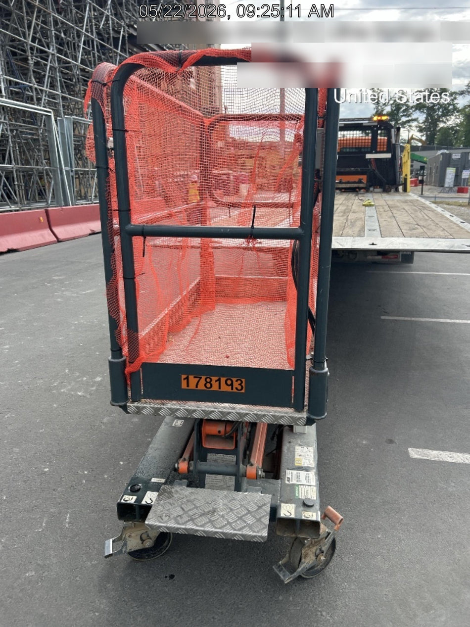 2021 JLG 1030P