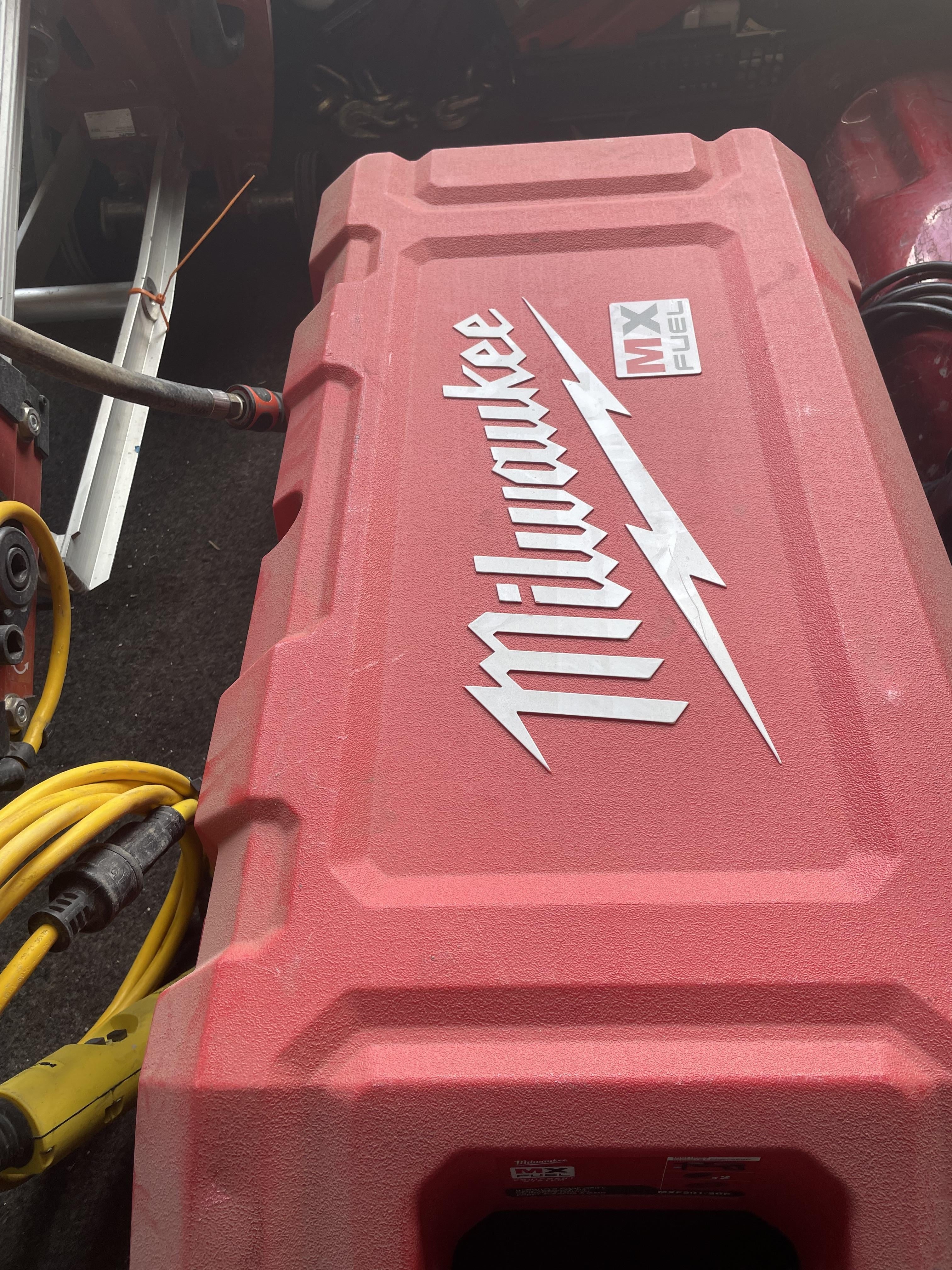 2022 MILWAUKEE MXF301-2CP