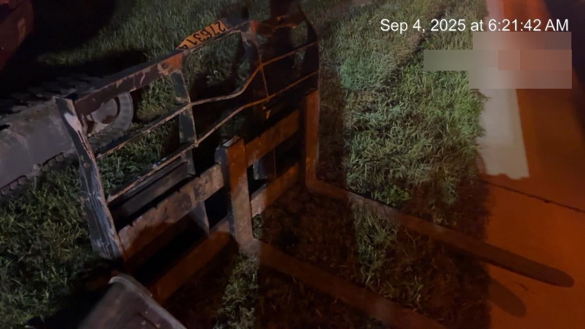 2022 ARROW MATERIAL HANDLING 48" Pallet Forks - Arrow