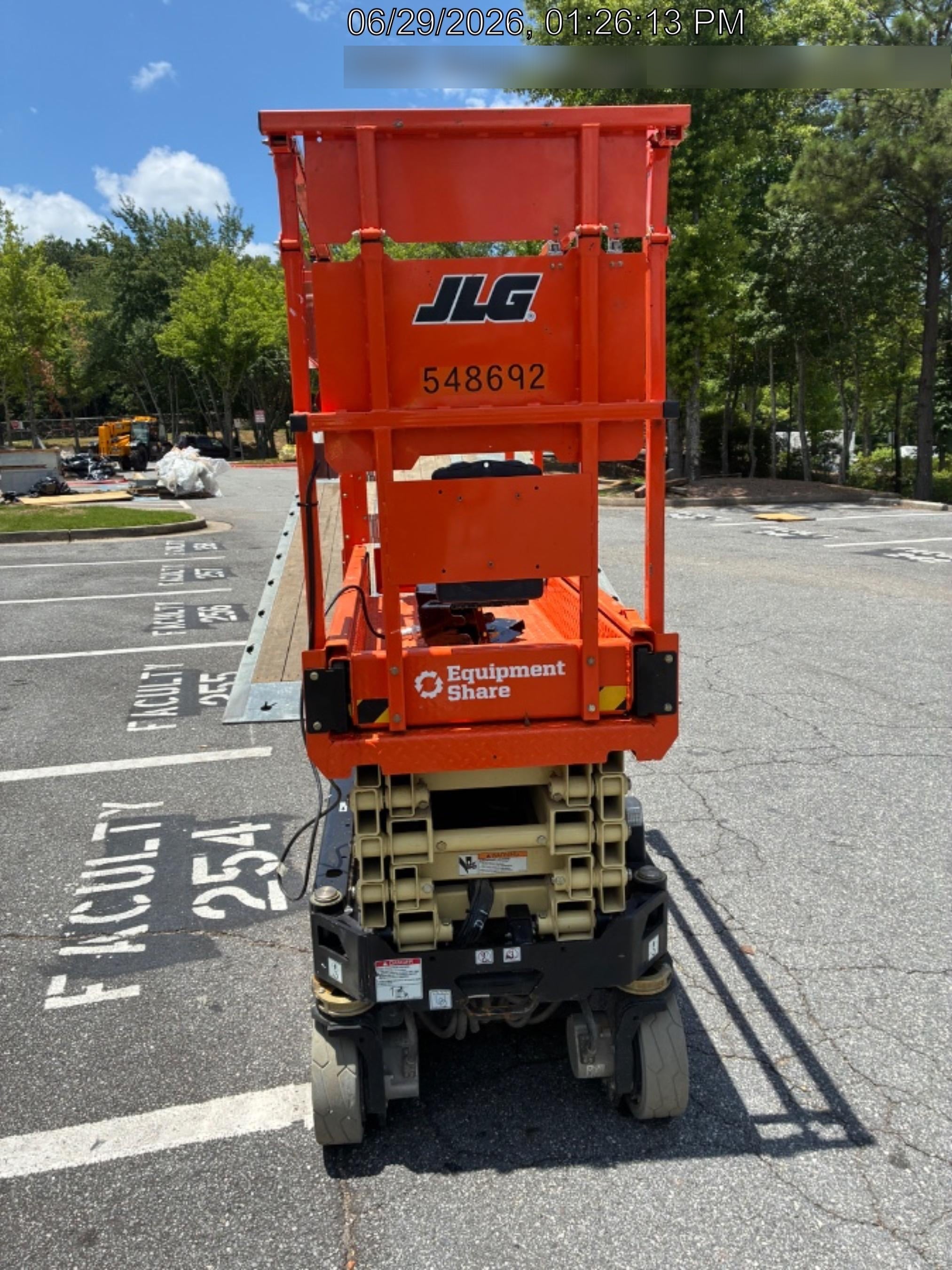 2025 JLG ES1932