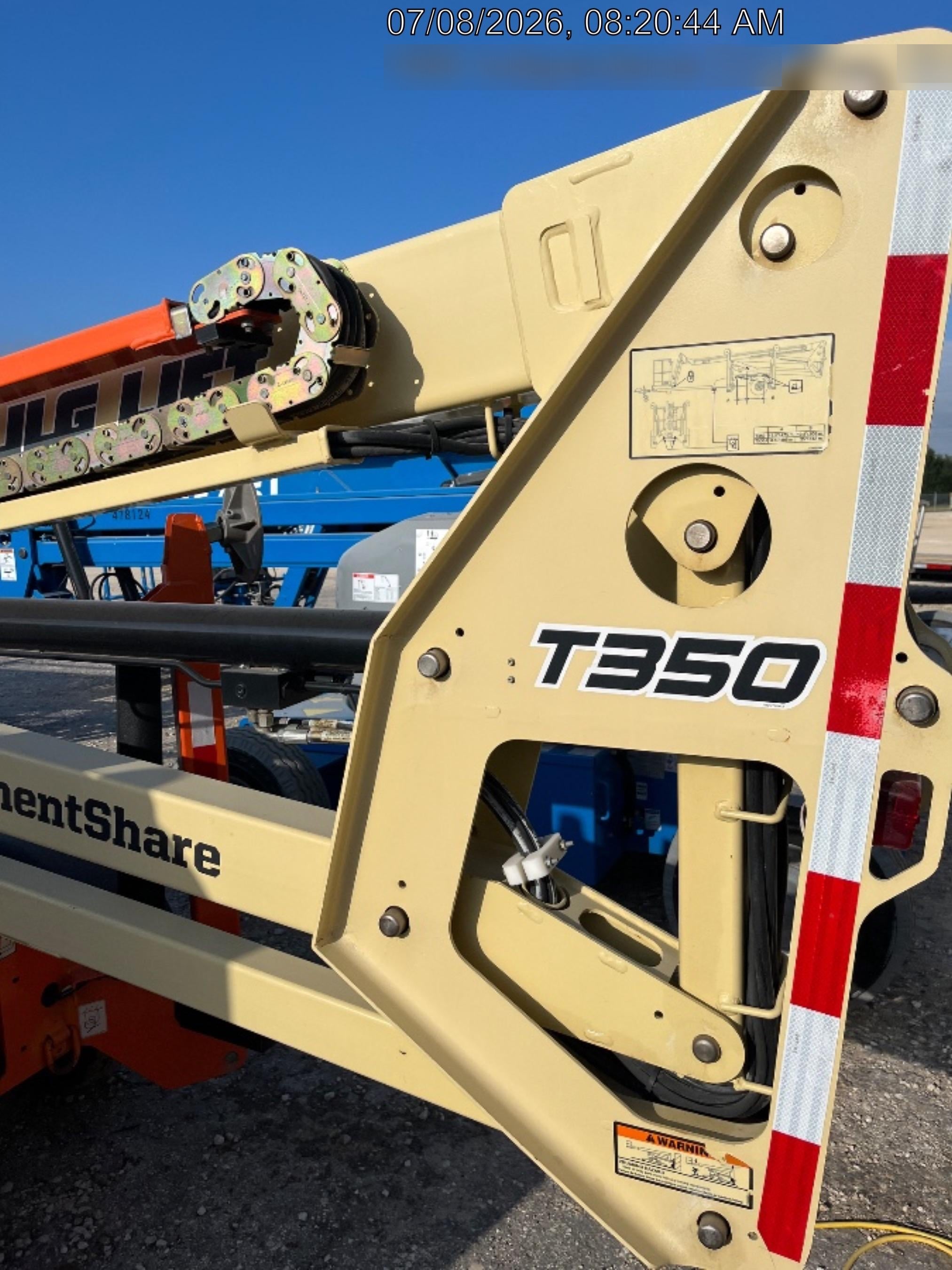 2022 JLG T350