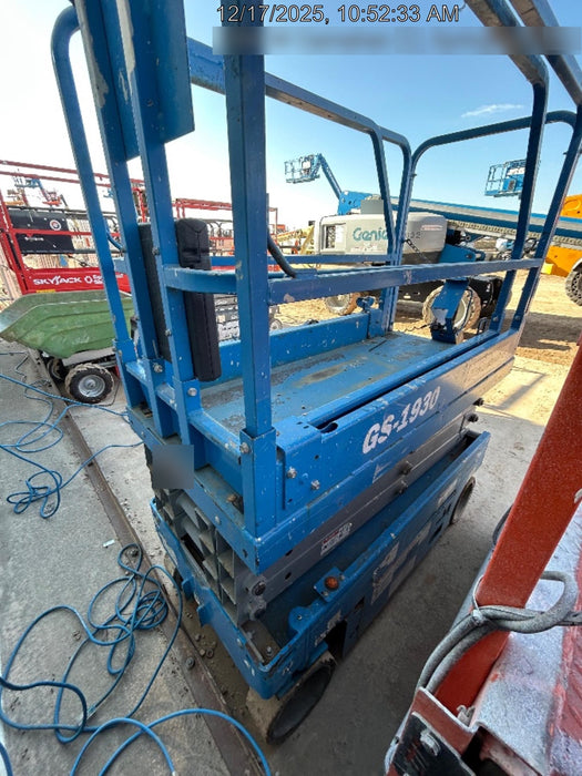 2019 Genie GS-1930 Fixed Rails with Chain Entry