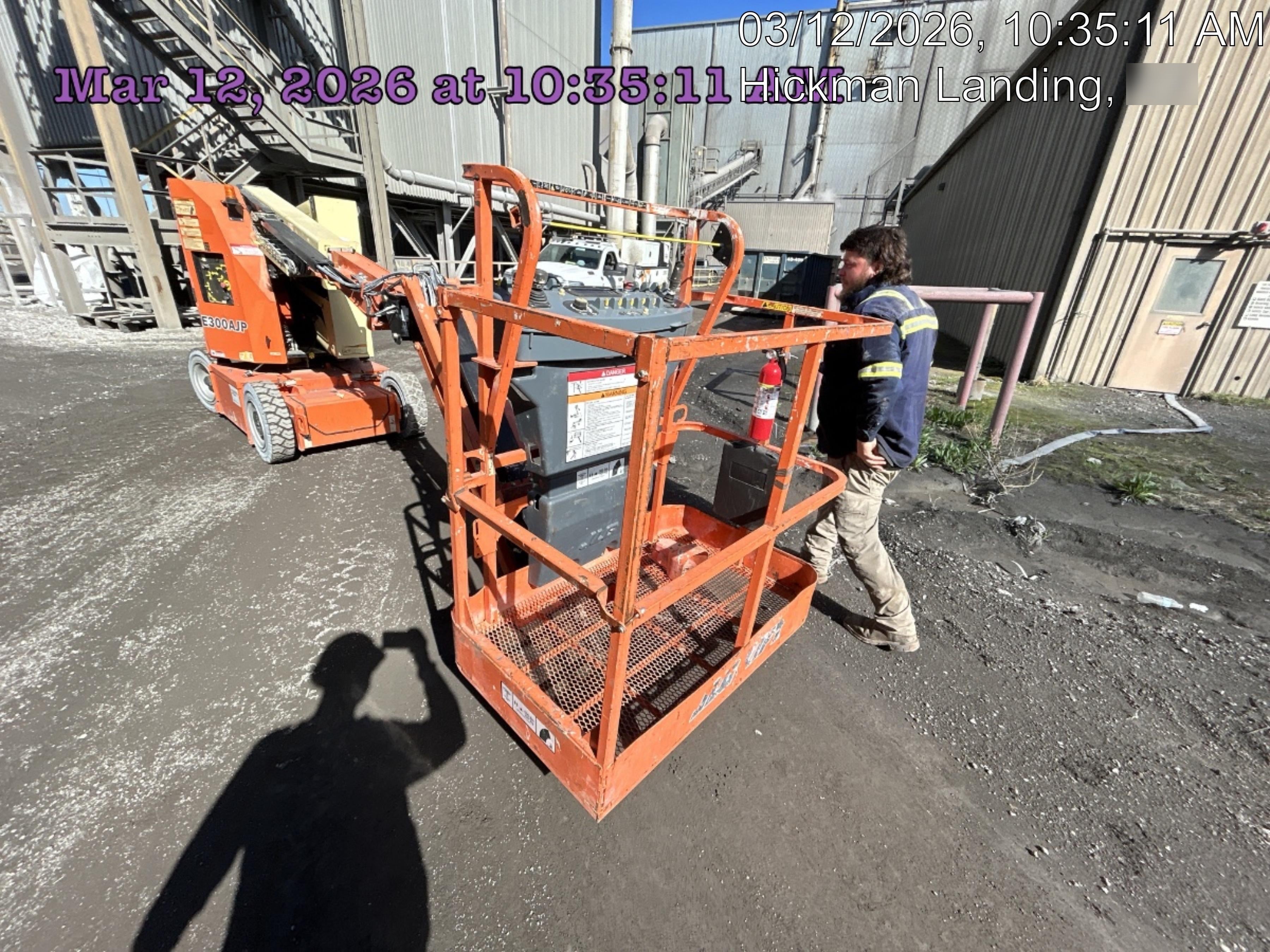 2019 JLG E300AJP