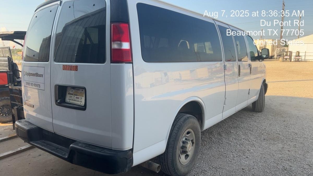 2023 CHEVROLET Express Van - Rental