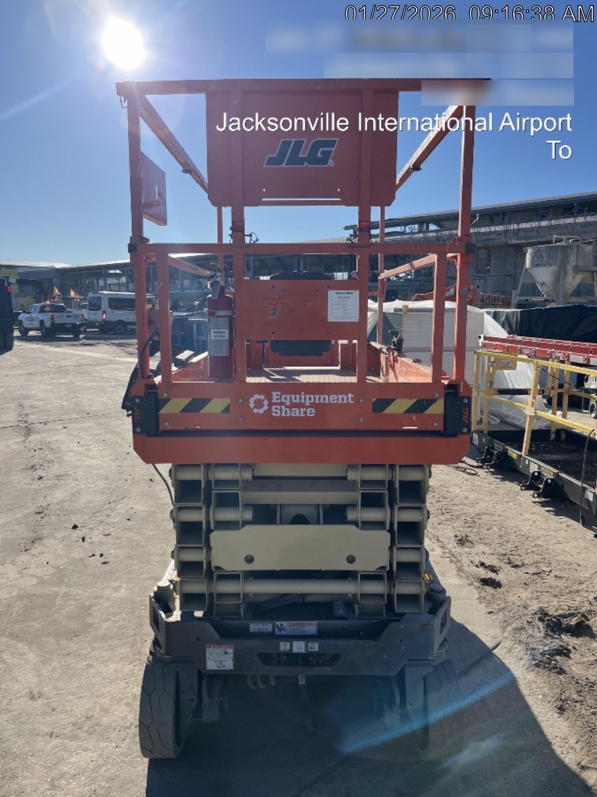 2023 JLG ES3246
