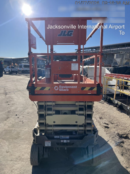 2023 JLG ES3246
