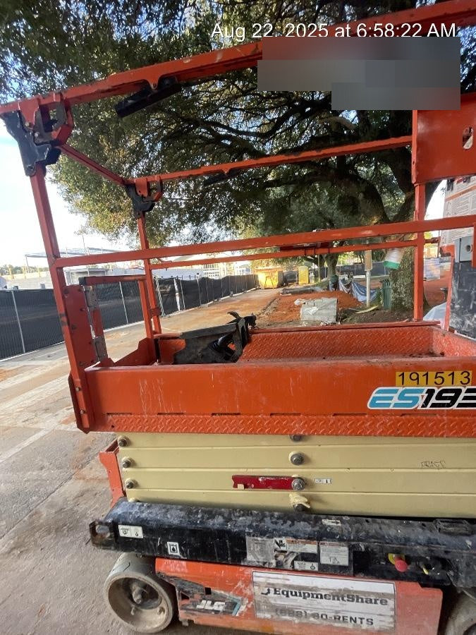 2021 JLG ES1932