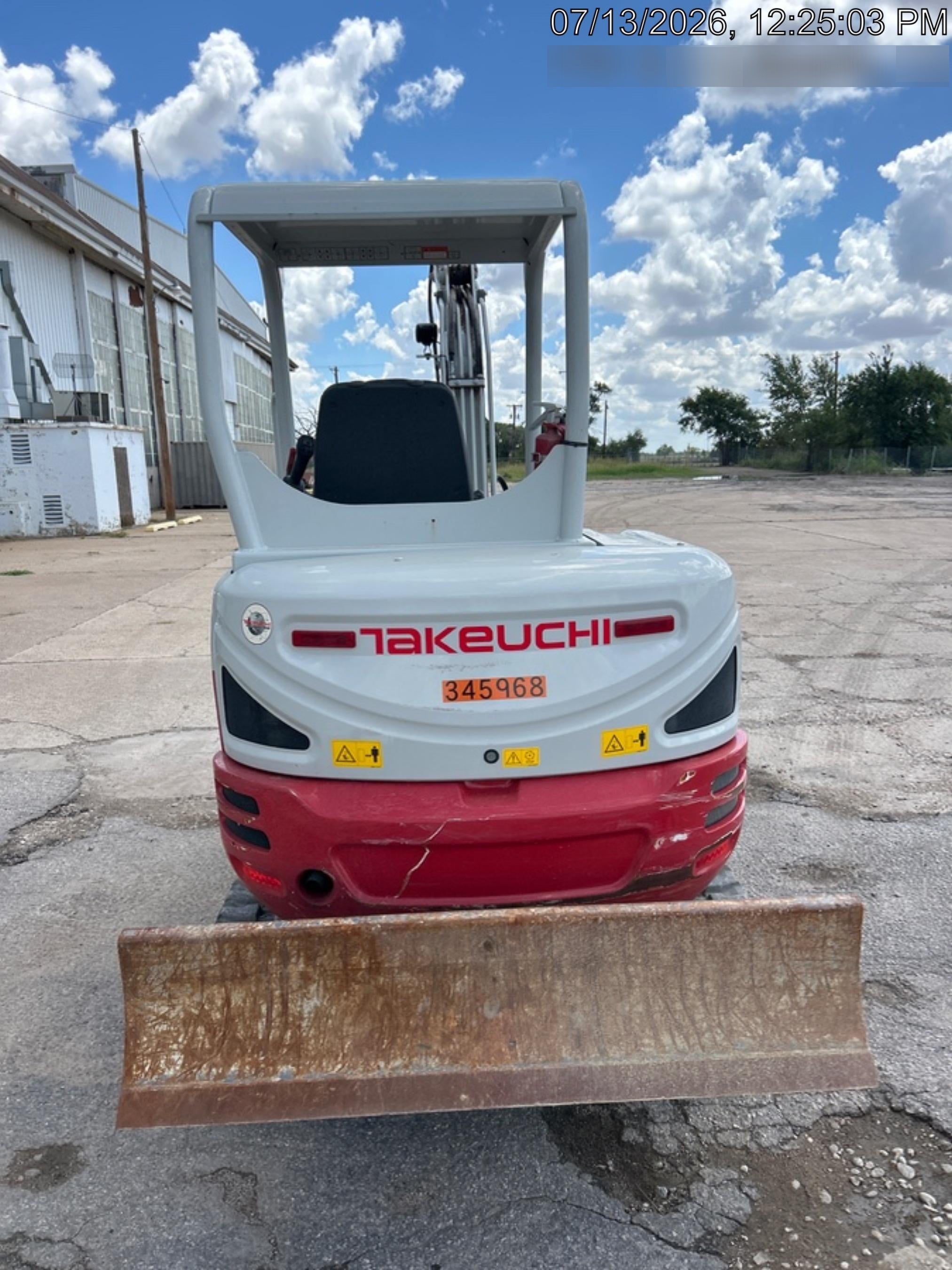 2023 TAKEUCHI TB235-2R
